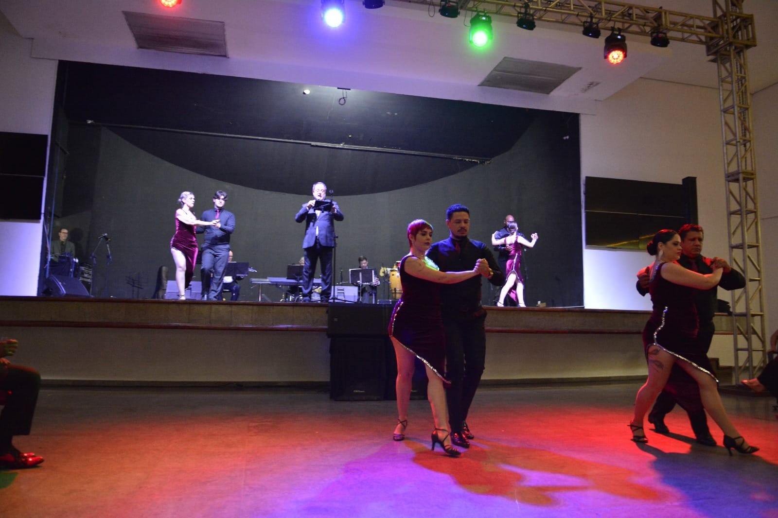 Tango em apresentação do Show Luna Porteña